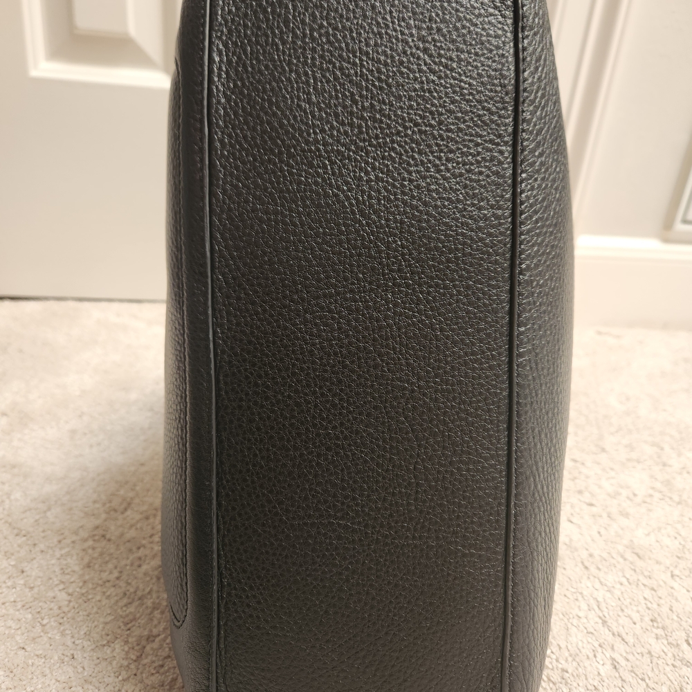 Tory Burch Black and Gold Shoulder Bag - Picture 7 of 16